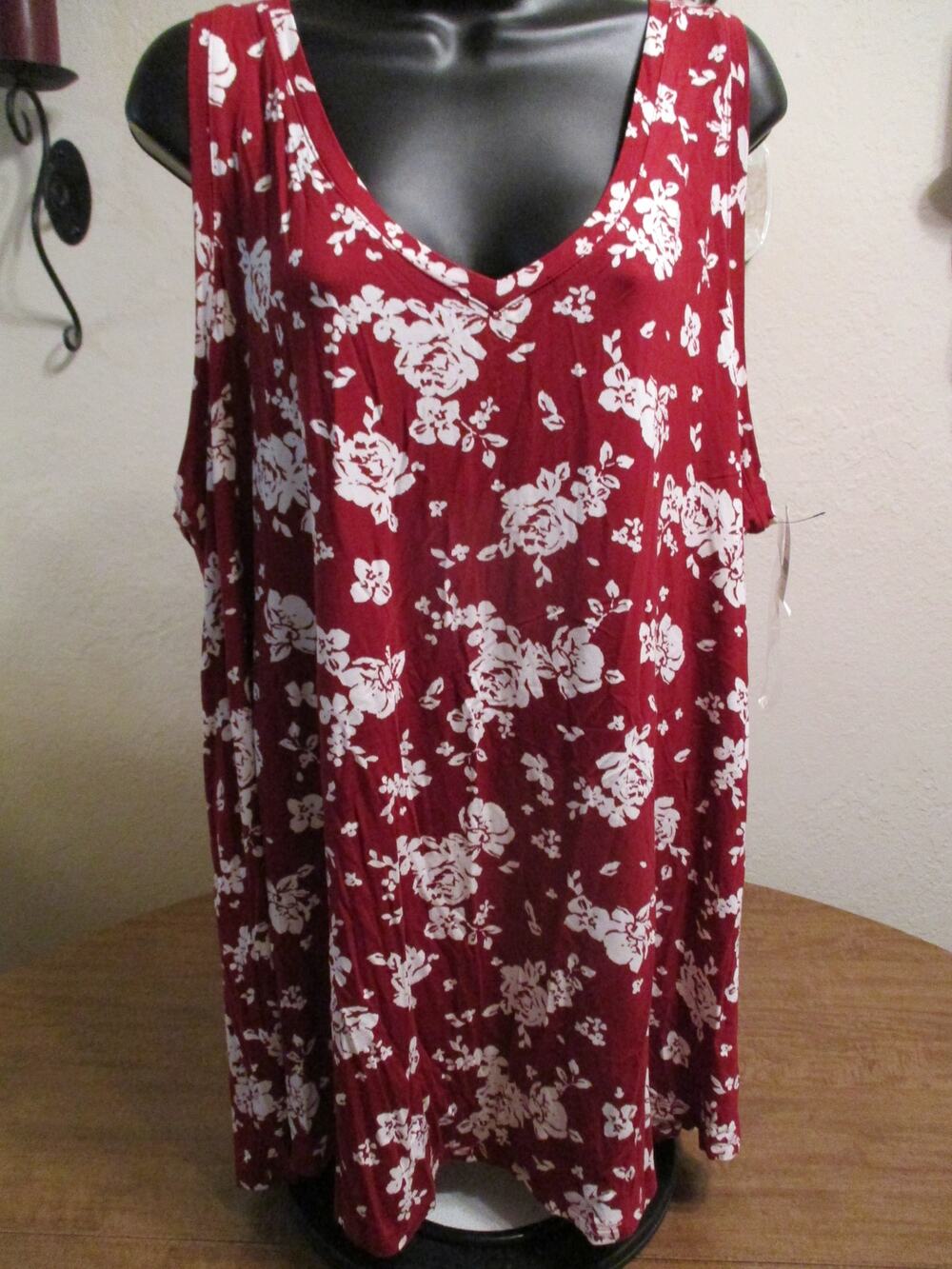 LANE BRYANT RED WHITE FLORAL SWING TANK TOP SIZE 22/24